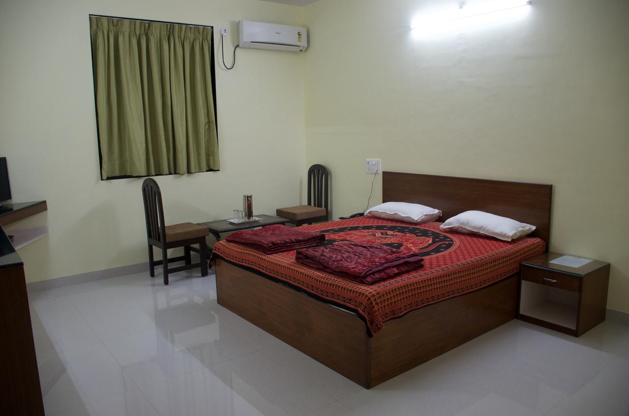 Hôtel Hira Laxmi Residency à Alībāg Extérieur photo