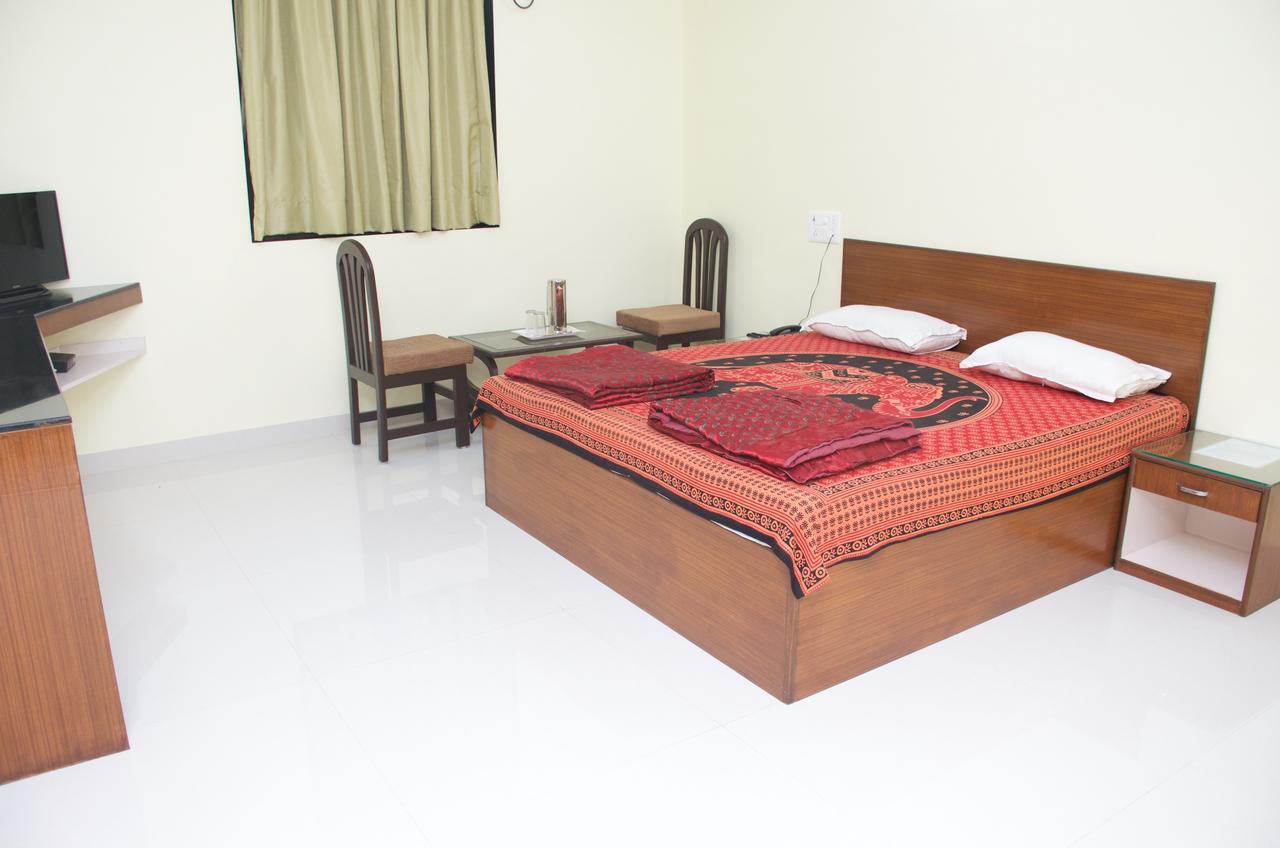 Hôtel Hira Laxmi Residency à Alībāg Extérieur photo