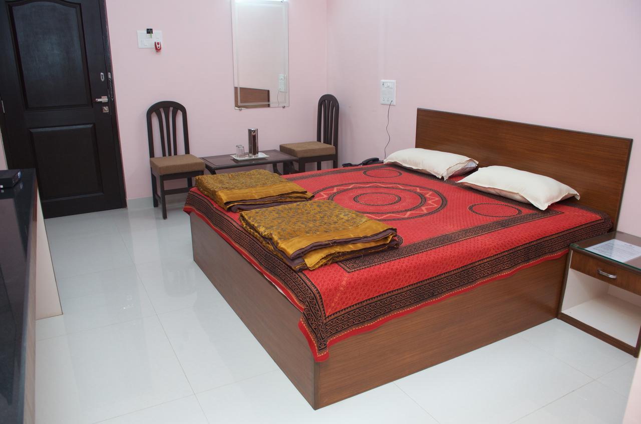 Hôtel Hira Laxmi Residency à Alībāg Extérieur photo