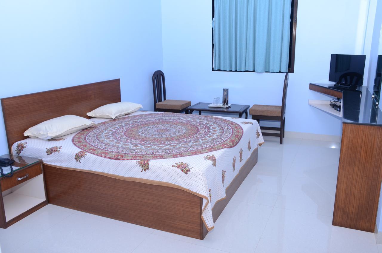 Hôtel Hira Laxmi Residency à Alībāg Extérieur photo