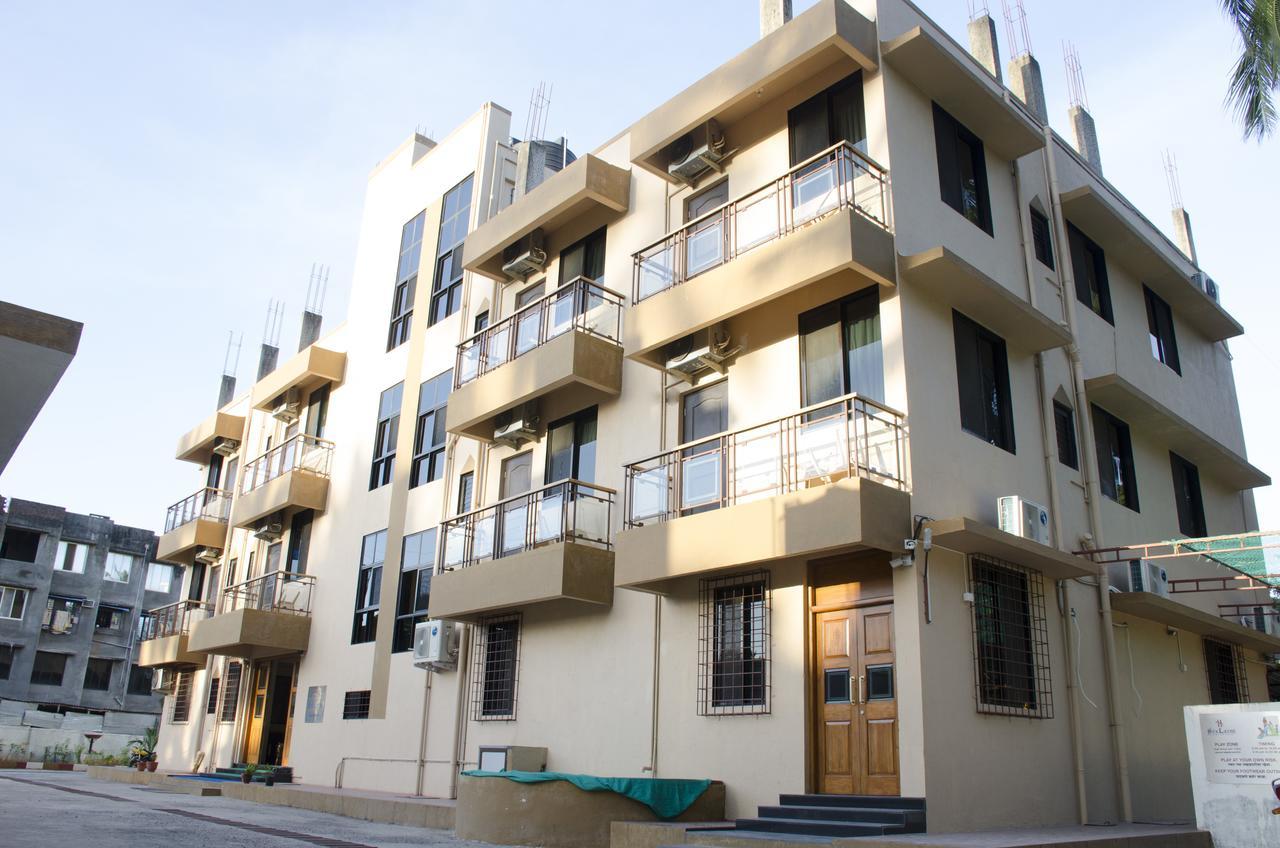 Hôtel Hira Laxmi Residency à Alībāg Extérieur photo